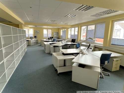 Foto - Büro in Quickborn 2.116,18 € 192.38 m²