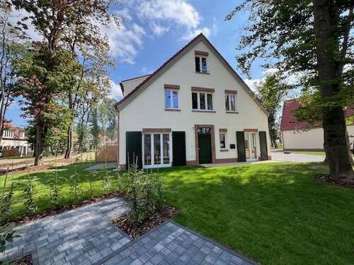 Foto - Haus zum Mieten in Beelitz 1.879,00 € 131.34 m²