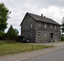 Haus zum Kaufen in Homberg (Efze) 180.000,00 € 280 m²