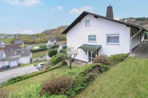 Foto - Haus zum Kaufen in Angelburg 279.000,00 € 267.94 m²