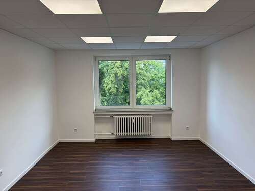 Foto - Büro in Köln 650,00 € 40 m² - 650,00&nbsp;EUR Kaltmiete, ca.&nbsp; 40,00&nbsp;m&sup2;