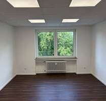 Büro in Köln 650,00 € 40 m² - 650,00&nbsp;EUR Kaltmiete, ca.&nbsp; 40,00&nbsp;m&sup2; in Köln (PLZ: 50668)