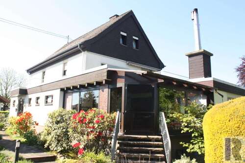 Foto - Haus zum Kaufen in Oberhonnefeld-Gierend 395.000,00 € 218 m²