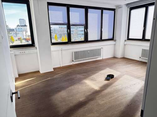 Foto - Büro in Haar 2.000,00 € 237 m² - 2.000,00 EUR Kaltmiete, ca.  237,00 m²