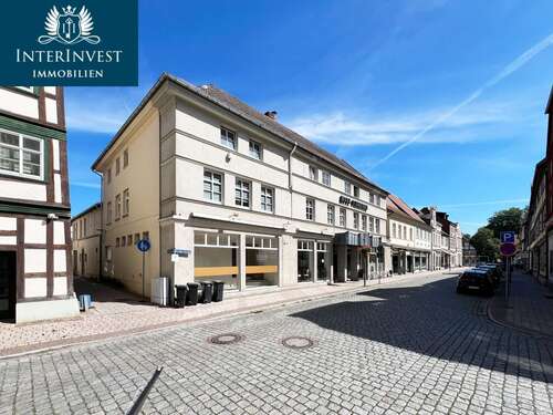 Foto - Haus zum Kaufen in Grabow 695.000,00 € 870 m²