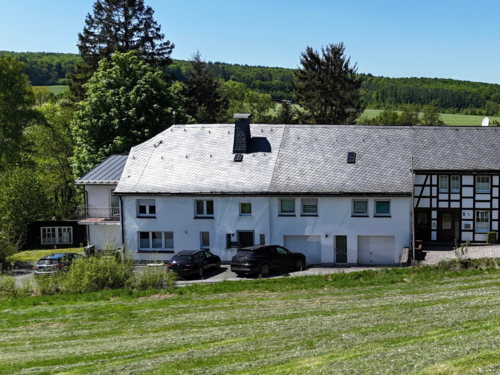 Foto - Haus zum Kaufen in Warstein 275.000,00 € 279 m²