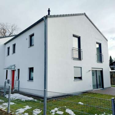 Foto - Haus zum Kaufen in Hohenbrunn-Riemerling 1.249.000,00 € 140 m²