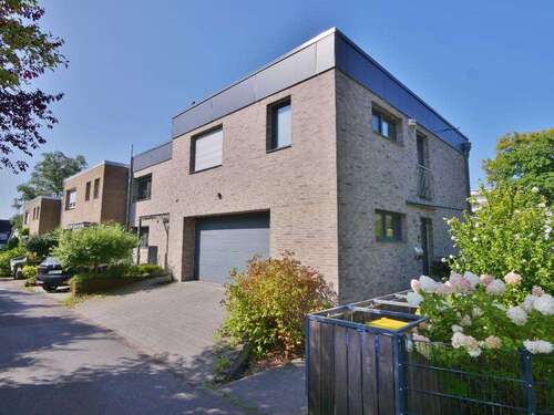 Foto - Haus zum Kaufen in Haan 1.160.000,00 € 324 m²