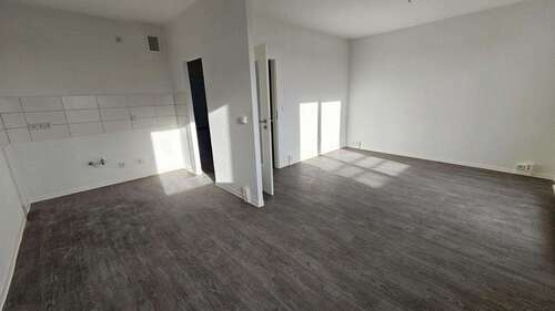 Foto - Wohnung zum Mieten in Magdeburg 335,58 € 55.93 m²