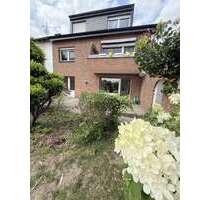 Haus zum Kaufen in Monheim-Baumberg 690.000,00 € 227 m²