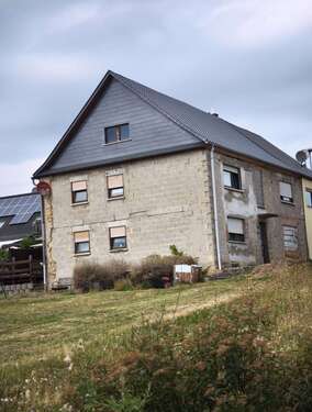 Foto - Haus zum Kaufen in Bergen 219.000,00 € 235 m²