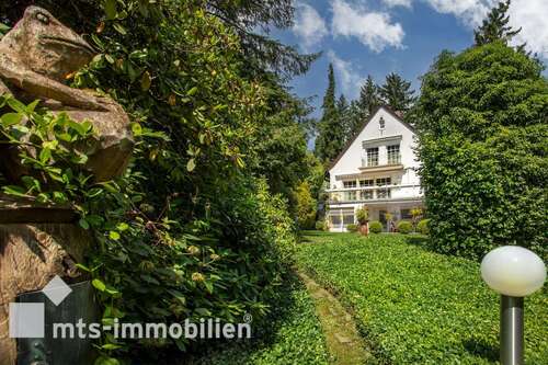 Foto - Haus zum Kaufen in Kronberg 1.265.000,00 € 250 m²