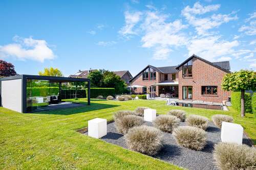 Foto - Haus zum Kaufen in Brüggen 1.455.000,00 € 305 m²