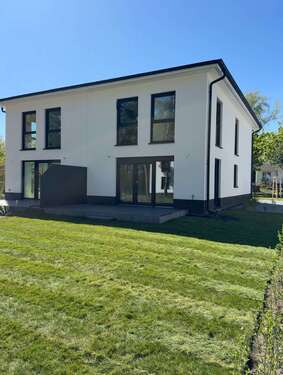 Foto - Haus zum Kaufen in Brandenburg - Blankenfelde-Mahlow 590.000,00 € 118 m²