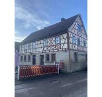 Haus zum Kaufen in Creglingen 245.000,00 € 350 m²