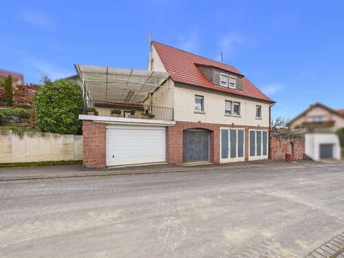 Foto - Haus zum Kaufen in Helmstadt 349.000,00 € 194 m²