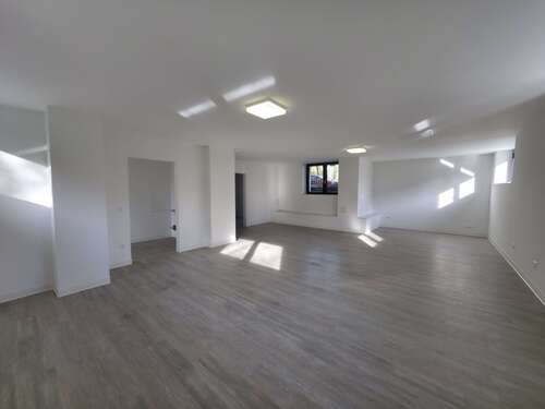 Foto - Büro in Köln 997,00 € 130 m² - 997,00&nbsp;EUR Kaltmiete, ca.&nbsp; 130,00&nbsp;m&sup2;