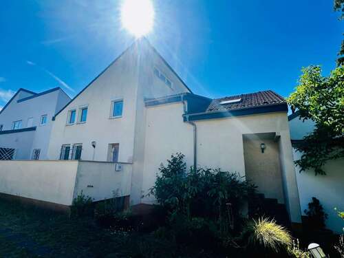 Foto - Haus zum Kaufen in Neu-Isenburg 989.900,00 € 271 m²
