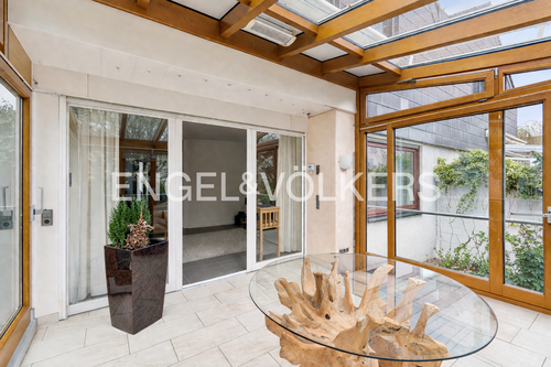 Foto - Haus zum Mieten in Schwalbach am Taunus 3.300,00 € 195 m²