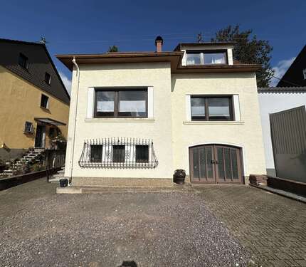 Foto - Haus zum Kaufen in Schwalbach 279.000,00 € 135 m²