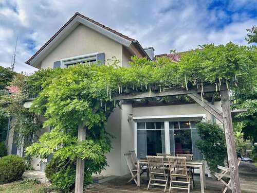 Foto - Haus zum Kaufen in Kösching 759.000,00 € 194.74 m²