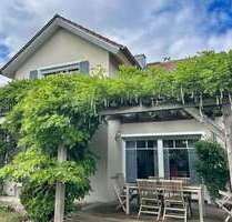 Haus zum Kaufen in Kösching 759.000,00 € 194.74 m²