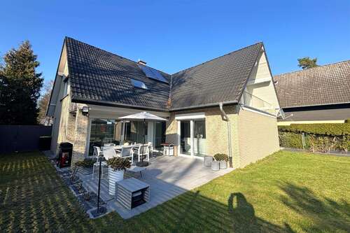 Foto - Haus zum Kaufen in Lage 650.000,00 € 249 m²