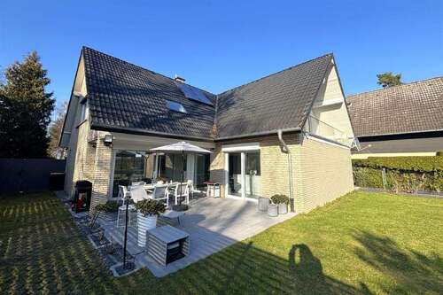 Foto - Haus zum Kaufen in Lage 650.000,00 € 249 m²