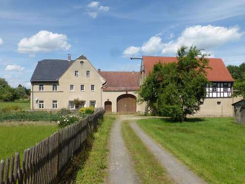 Foto - Haus zum Kaufen in Nobitz 330.000,00 € 250 m²