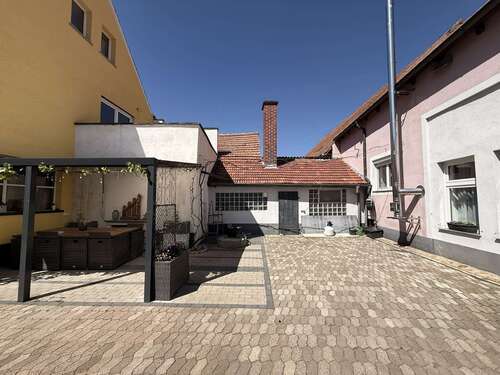 Foto - Haus zum Kaufen in Lülsfeld 395.000,00 € 260 m²