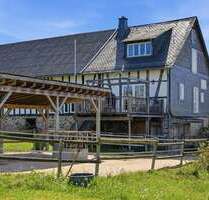 Haus zum Kaufen in Eisighofen 330.000,00 € 192 m²