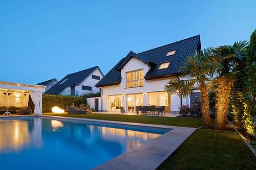 Foto - Haus zum Mieten in Willich Neersen 4.500,00 € 270 m²