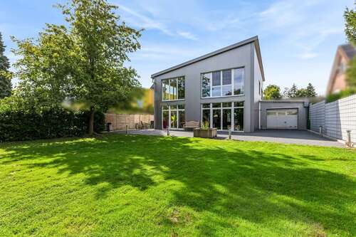 Foto - Haus zum Kaufen in Neuss - Reuschenberg 1.750.000,00 € 241 m²