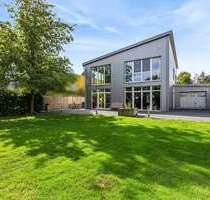 Haus zum Kaufen in Neuss - Reuschenberg 1.750.000,00 € 241 m²