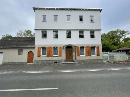 Foto - Haus zum Kaufen in Warburg 379.000,00 € 306 m²