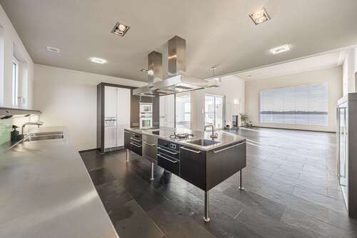 Foto - Wohnung zum Mieten in Markkleeberg 8.000,00 € 453 m²