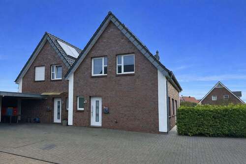 Foto - Haus zum Mieten in Westerstede 1.250,00 € 121.5 m²