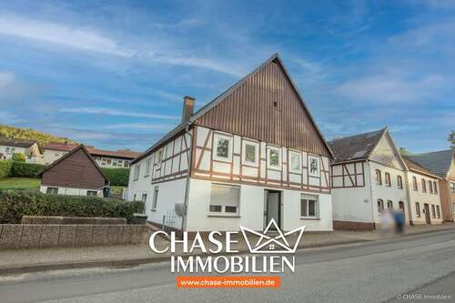 Foto - Haus zum Kaufen in Höxter 140.000,00 € 215 m²