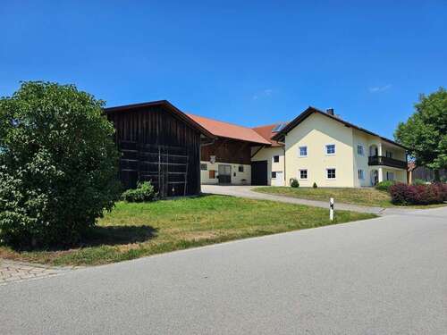 Foto - Haus zum Kaufen in Haarbach 399.000,00 € 250 m²