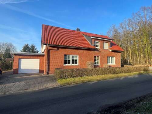 Foto - Haus zum Kaufen in Niedernwöhren 298.000,00 € 224 m²