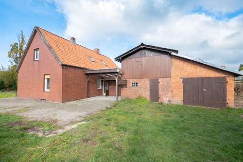 Foto - Haus zum Kaufen in Hemmoor Basbeck 118.000,00 € 134 m²