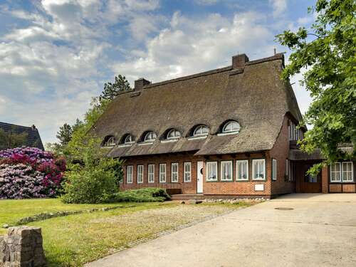 Foto - Haus zum Kaufen in Hohenwestedt 690.000,00 € 288 m²