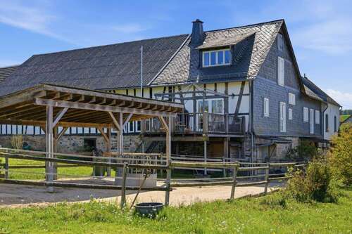 Foto - Haus zum Kaufen in Eisighofen 330.000,00 € 192 m²