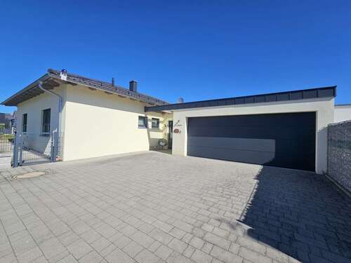 Foto - Haus zum Kaufen in Schwarzenfeld 649.000,00 € 133.35 m²