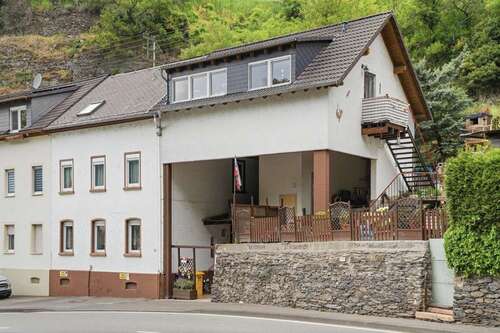 Foto - Haus zum Kaufen in Sankt Goarshausen 210.000,00 € 173 m²