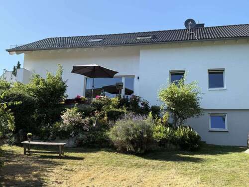 Foto - Haus zum Kaufen in Niedernhausen-Engenhahn 749.000,00 € 189 m²