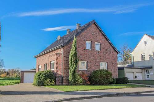 Foto - Haus zum Kaufen in Mönchengladbach Giesenkirchen 349.000,00 € 139 m²