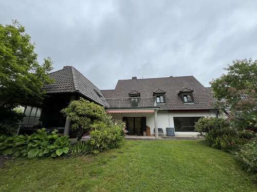 Foto - Haus zum Mieten in Weiden 2.200,00 € 295 m²