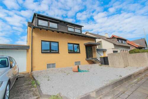 Foto - Haus zum Kaufen in Korschenbroich Kleinenbroich 649.000,00 € 268 m²