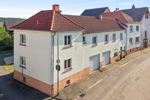 Foto - Haus zum Kaufen in Lich 159.000,00 € 200 m²